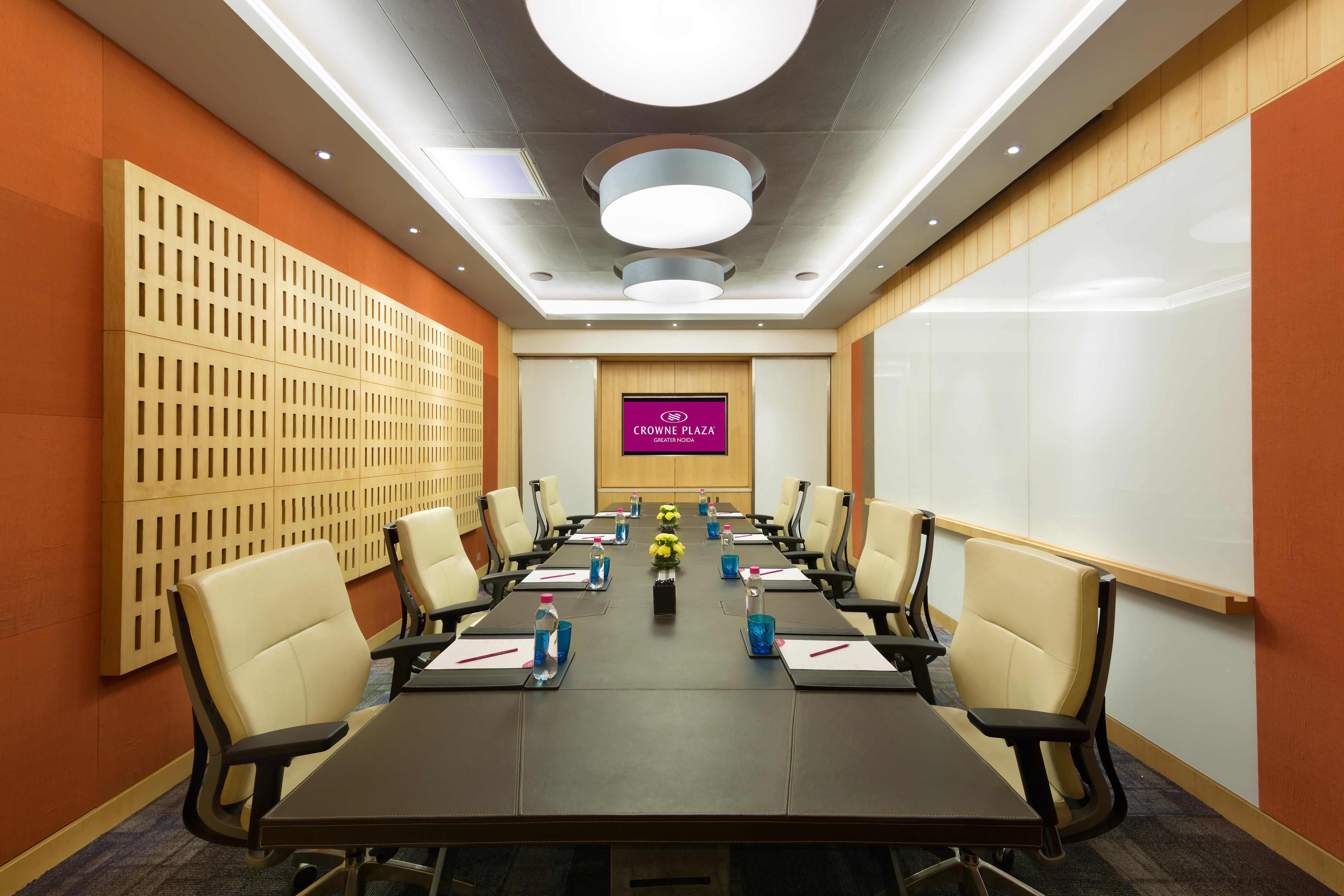Crowne Plaza By Ihg