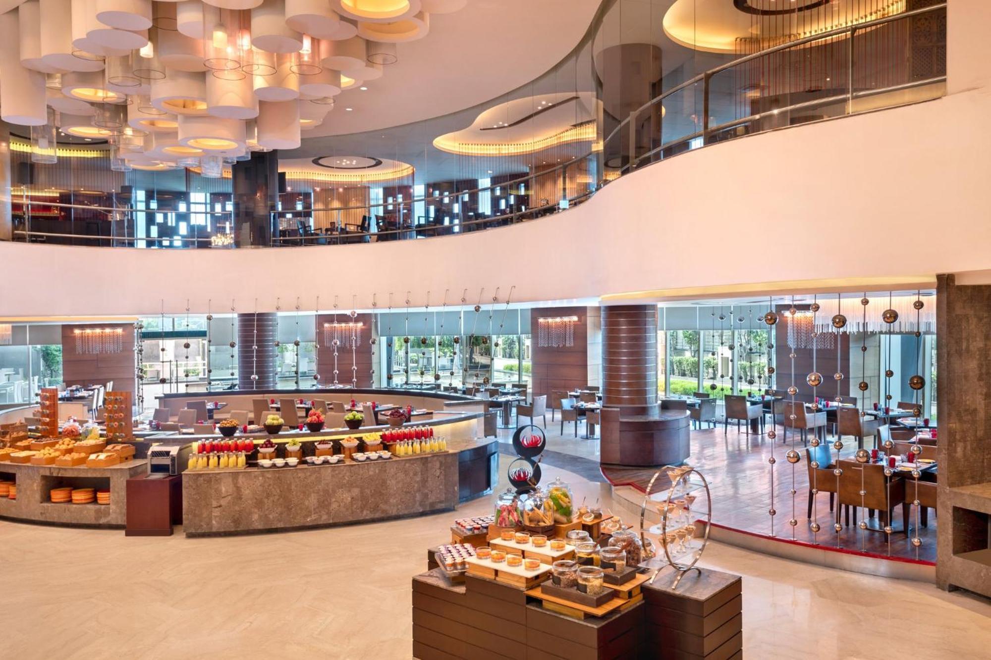 Crowne Plaza By Ihg Hotel 5*
