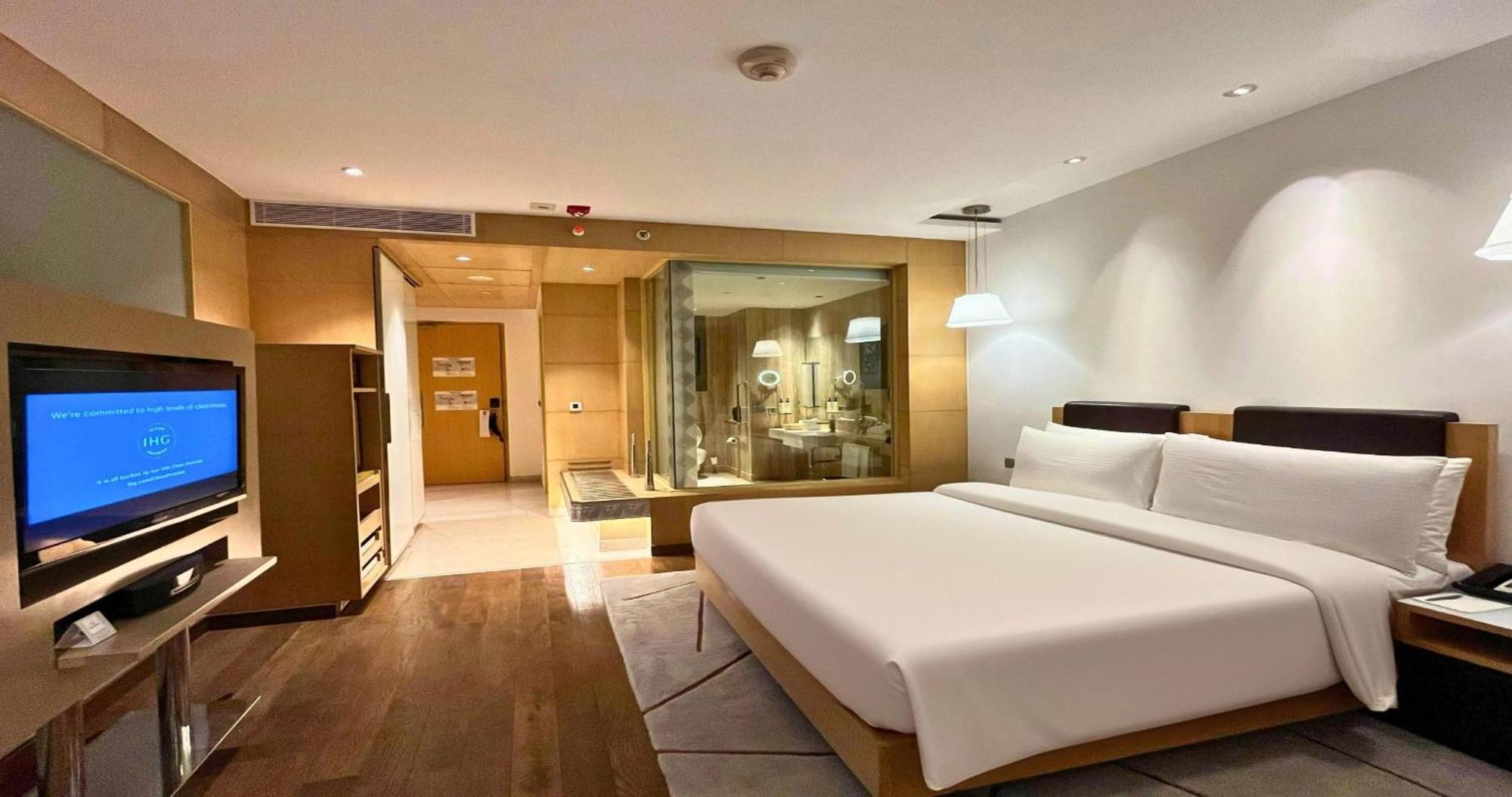 Crowne Plaza By Ihg 5*