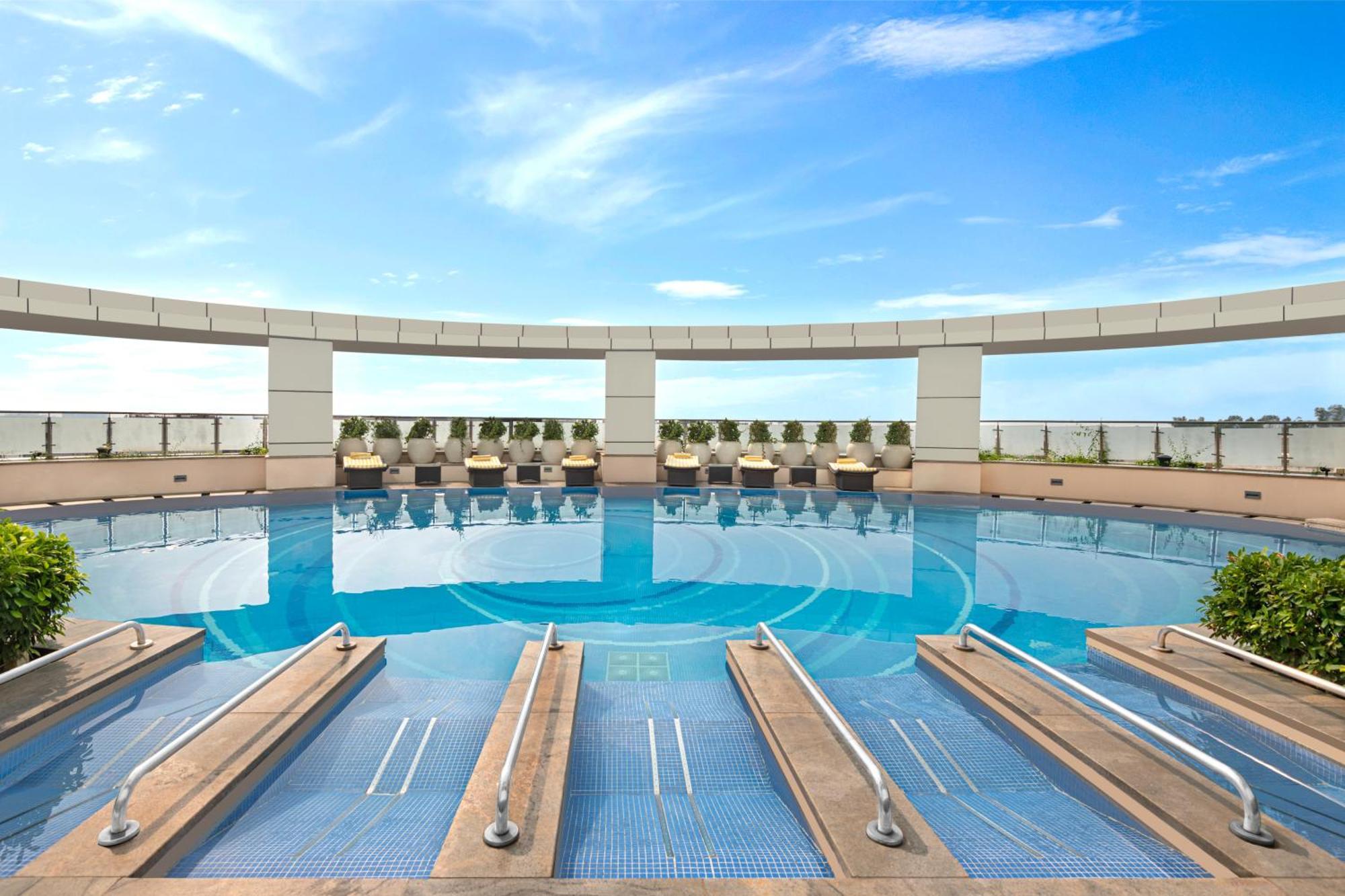 Crowne Plaza By Ihg