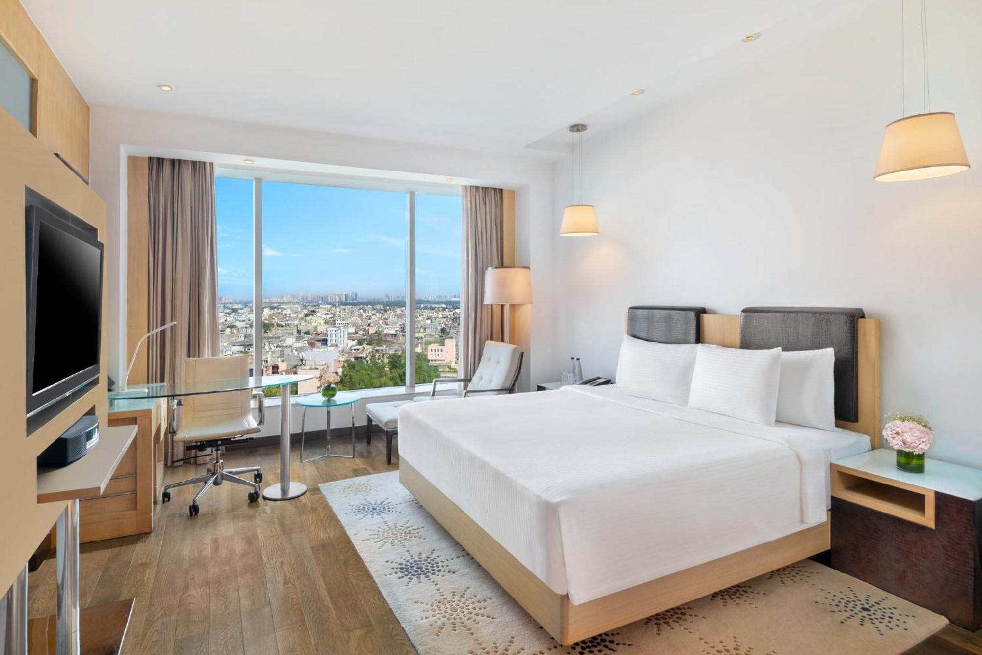 Crowne Plaza By Ihg